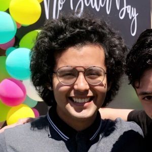 Meet your Posher, Max